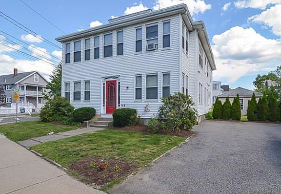 2nd image of 196 Watertown St #196