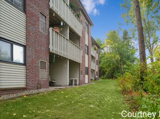 3396 Devonwood Hls NE APT D, Grand Rapids, MI 49525