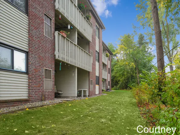 3396 Devonwood Hls NE APT D, Grand Rapids, MI 49525