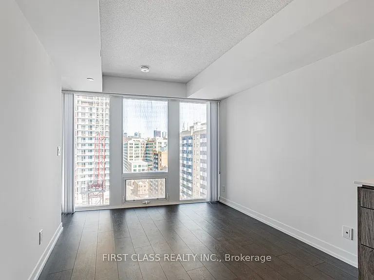 60 Shuter St #1710 — Photo 6