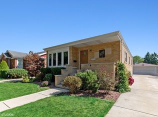 4633 W 98th Pl, Oak Lawn, IL 60453