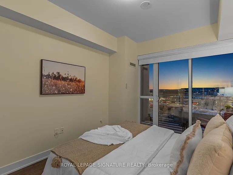 1050 Main St E #1112 — Photo 20