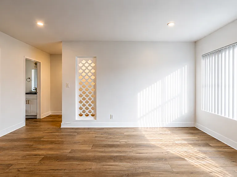 2233 S Ridgeley Dr #307 — Photo 6