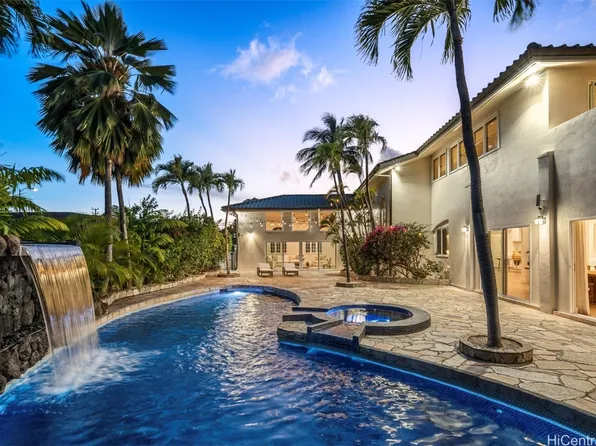 987 Hunakai St, Honolulu, HI 96816