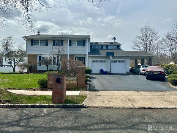 2 Thames Ave, Piscataway, NJ 08854
