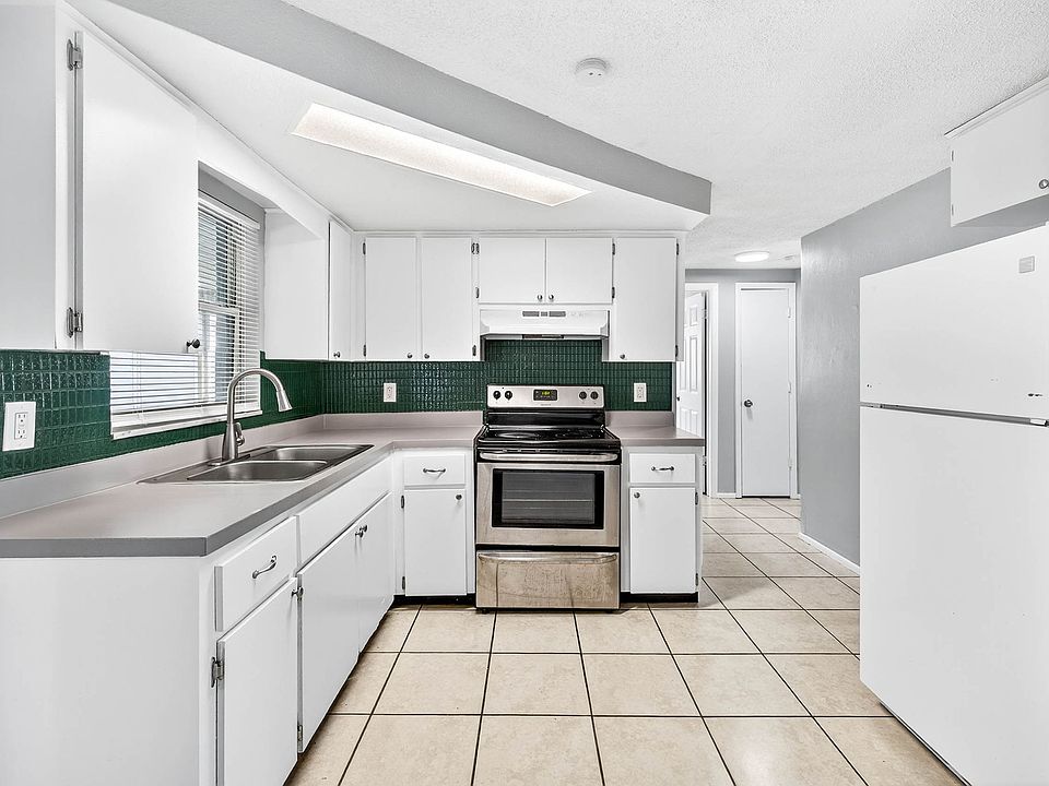 1st image of 7041 Brentwood Dr