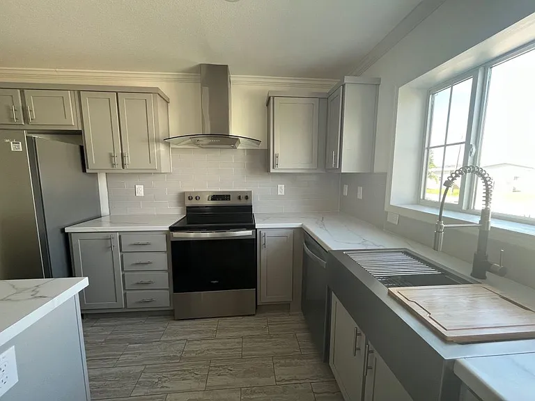 18 Eland Dr #18 — Photo 12