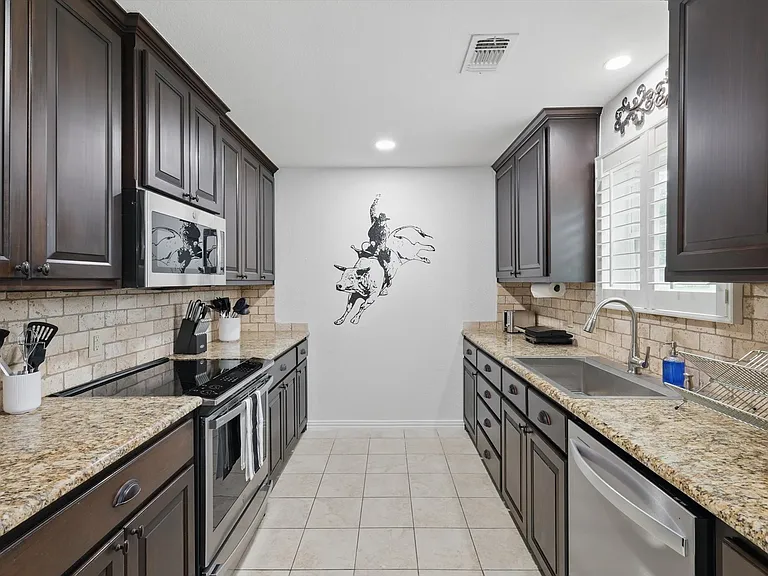 328 Shawnee Trl — Photo 11