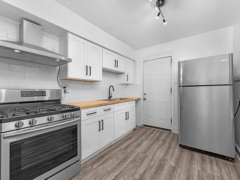 8005 Lake Ave #2 — Photo 11