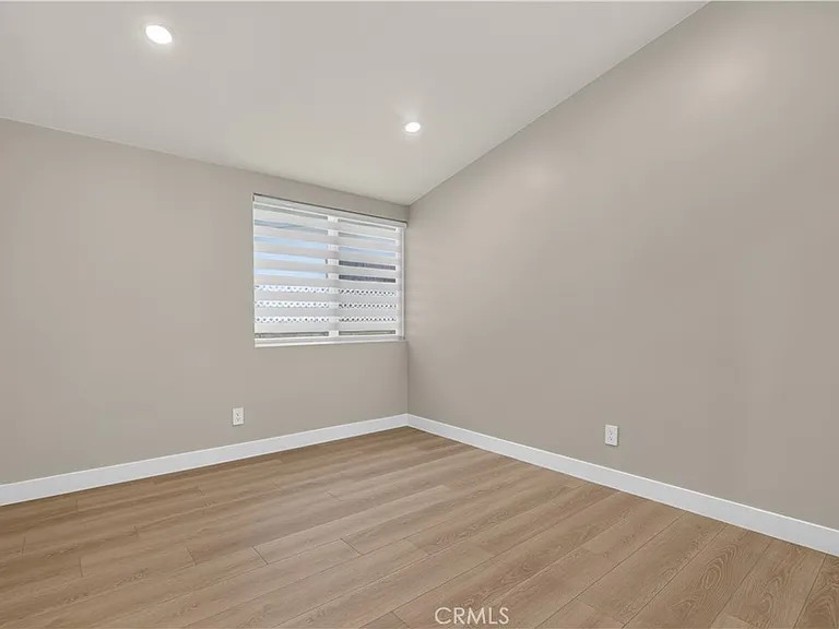 16427 Clymer St — Photo 24