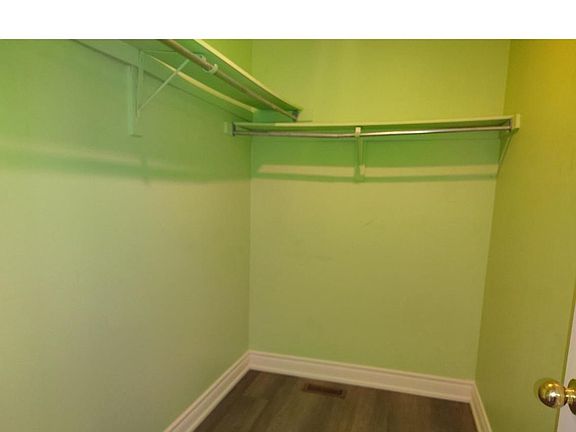 5th image of 144 Dells Cres