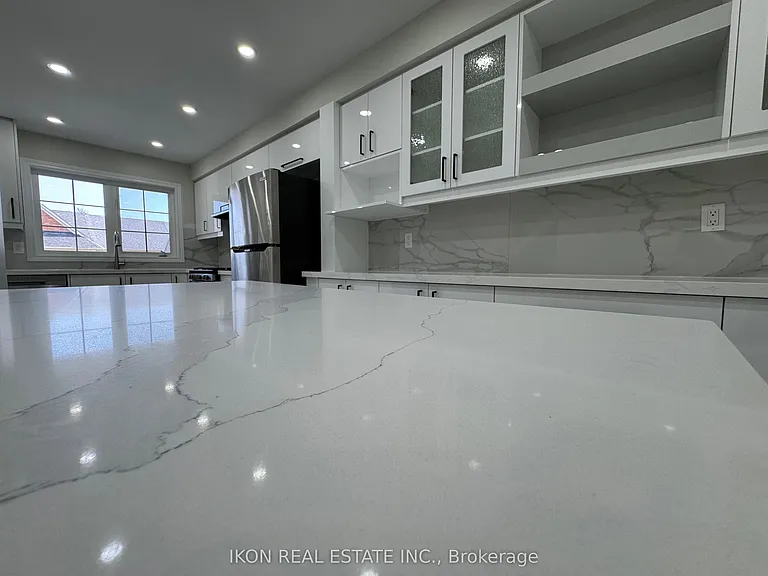 67 Sprucedale Way E — Photo 14