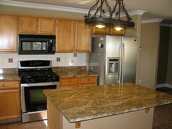 3rd image of 9812 Peseo Cresta Ave