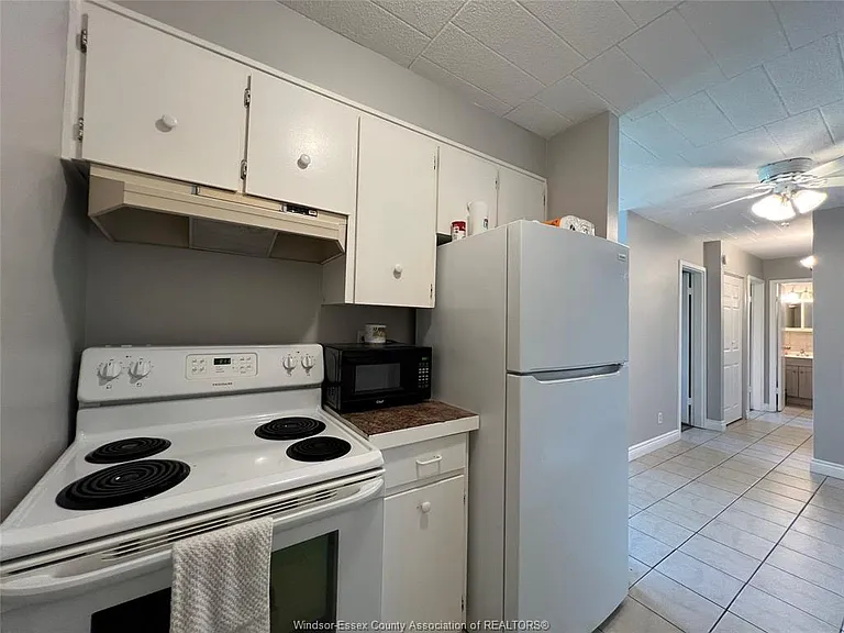6563 Thornberry Cres — Photo 11