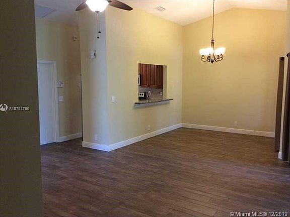 5th image of 946 NW 104th Ln #946
