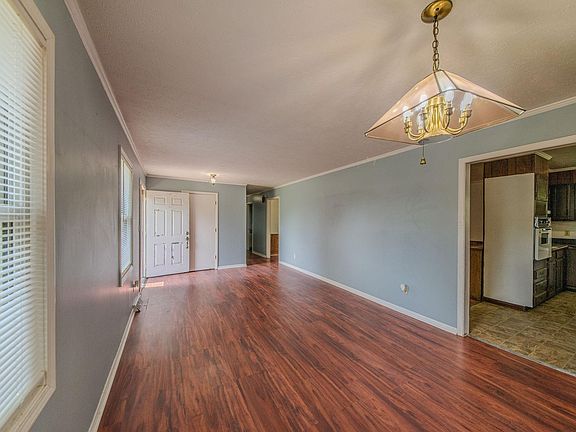 5th image of 135 Willowick Trl