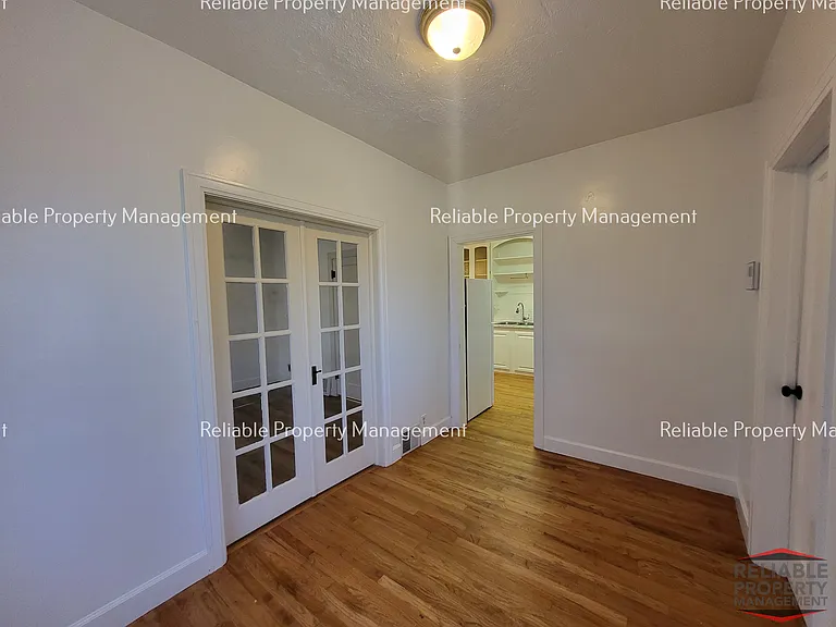 312 Gladstone St #A — Photo 9