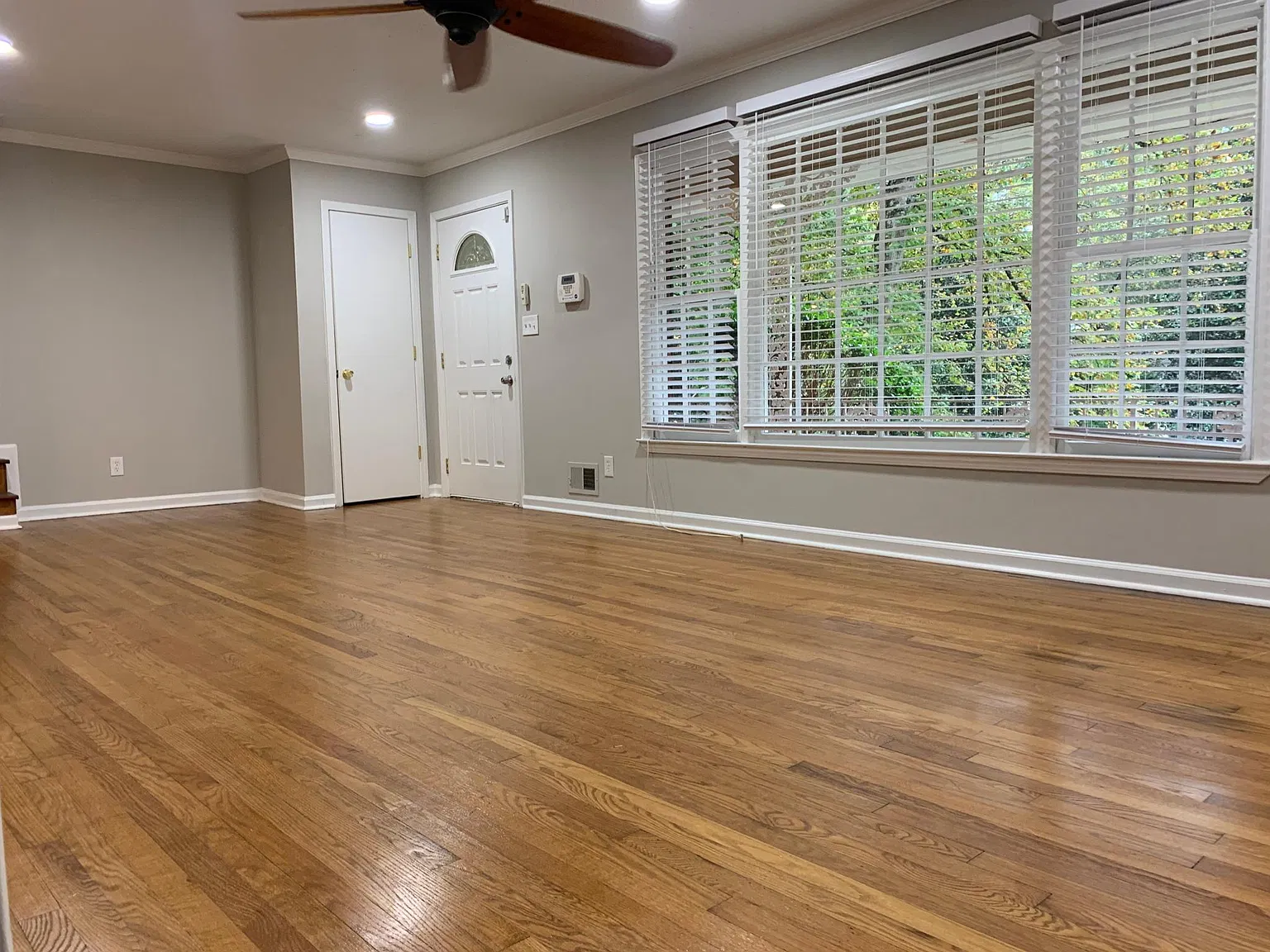 5 bed, 2100 sqft, $2,200 — Photo 2