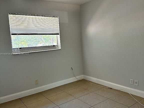 4th image of 101 NE 41st St APT A22