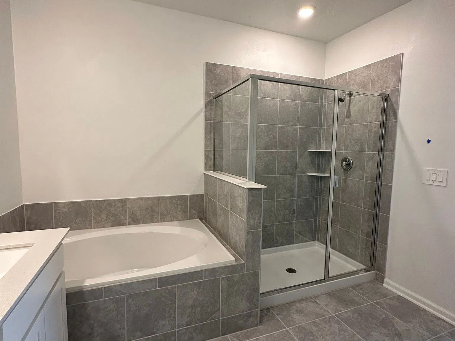 4 bed, 1954 sqft, $2,450 — Photo 4