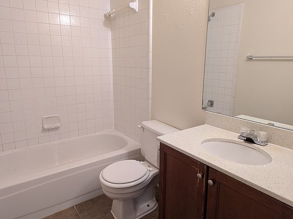 5th image of 1002 Mitchell Ln