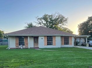 114 Lake Park Dr, Belle Chasse, LA 70037