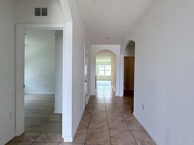 272 Willow Bend Dr — Photo 4