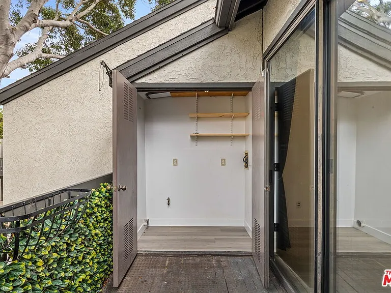 2522 W Macarthur Blvd #D — Photo 18