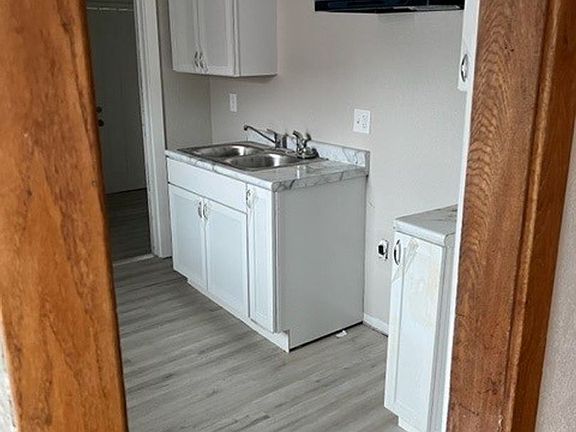 5th image of 5414 Saint John Ave