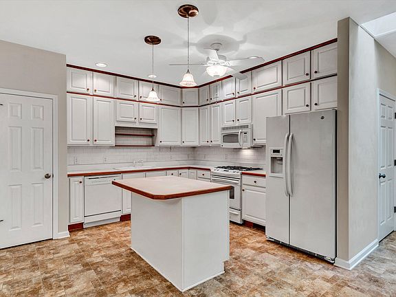 5th image of 6634 Stonelyn Cottage Ct