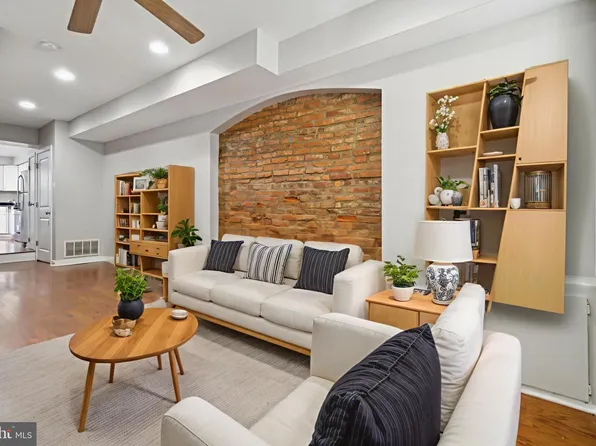 303 S Washington St, Baltimore, MD 21231