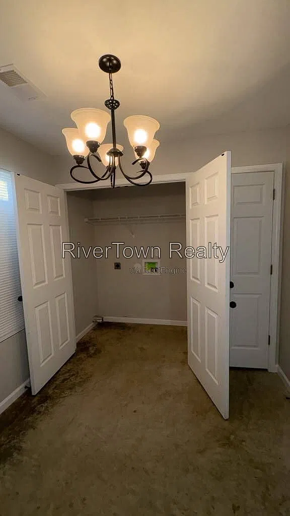 4 bed, 2.0 bath, 1255 sqft, $1,195 — Photo 3