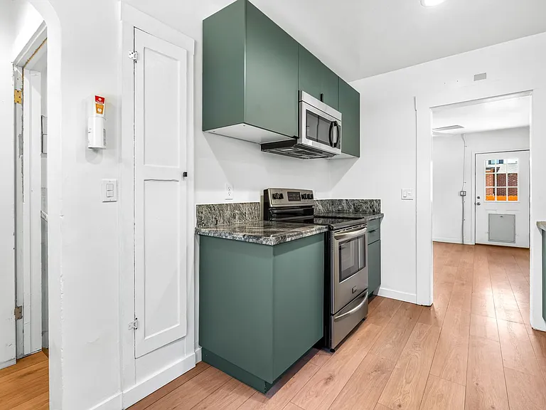 527 Mill St — Photo 6