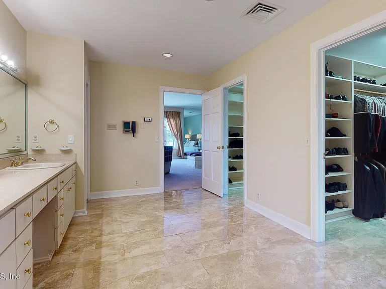 7987 Hollyridge Rd — Photo 8