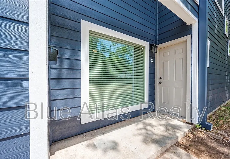 805 W Chambers St #B — Photo 2