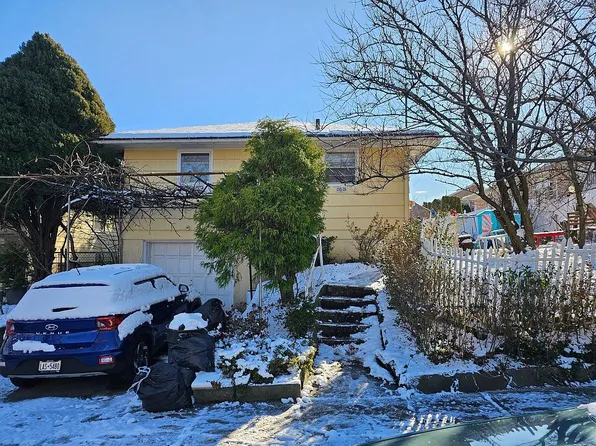 150-26 8th Ave #1, Whitestone, NY 11357