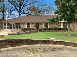 120 Richview Pl, Jackson, MS 39206