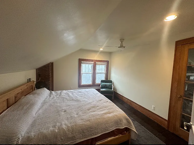 4243 Kenwood Ave — Photo 18