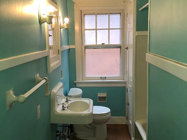 605 Forest Ave — Photo 22