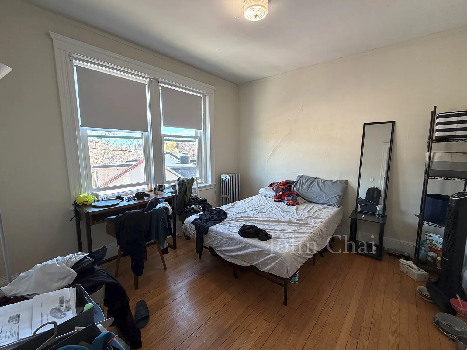 3 bed, 900 sqft, $2,425 — Photo 1