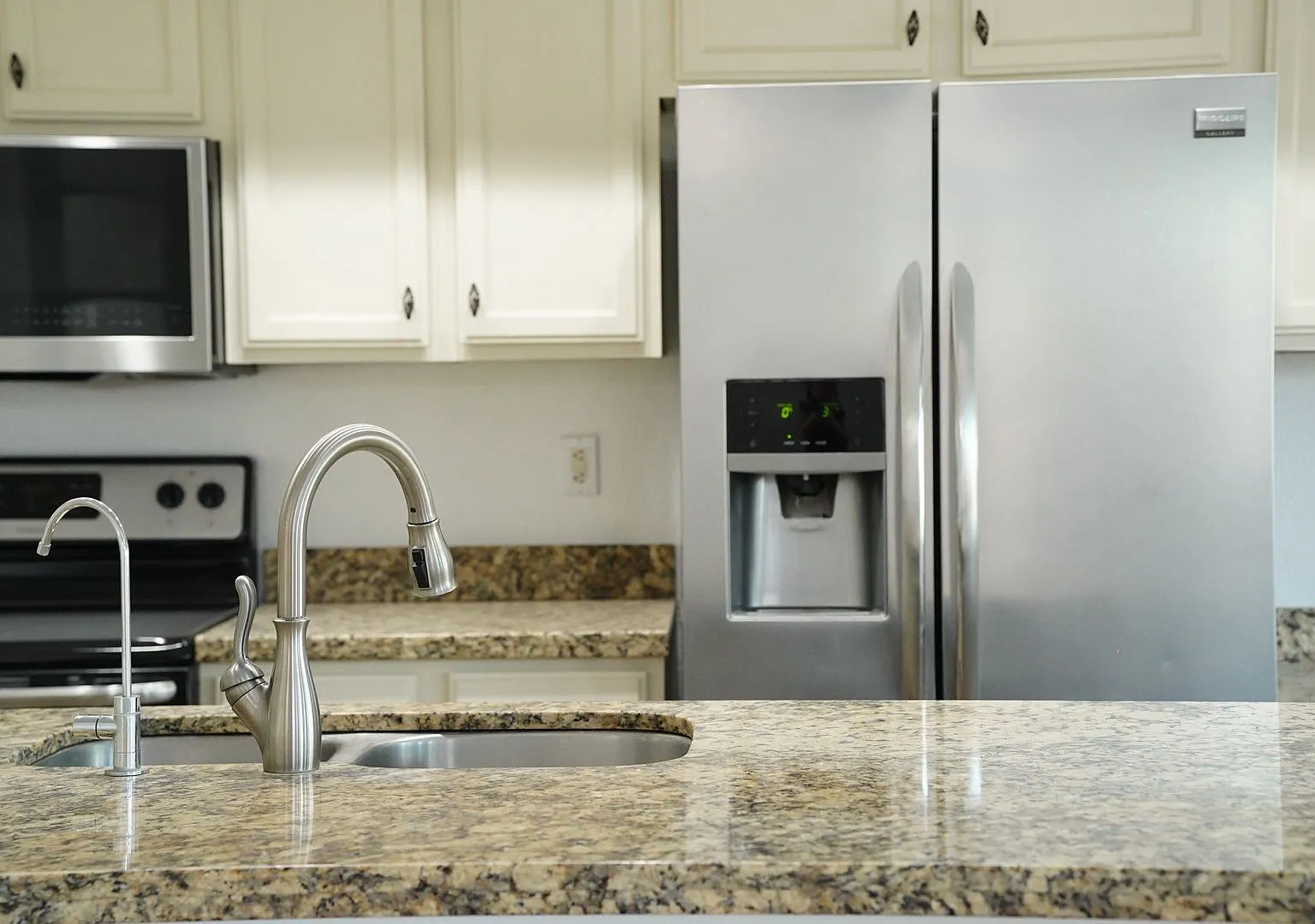 Beautiful Chandler Rental Dobson & Ray — Photo 4