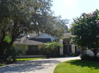 2814 Pine Club Dr, Plant City, FL 33566