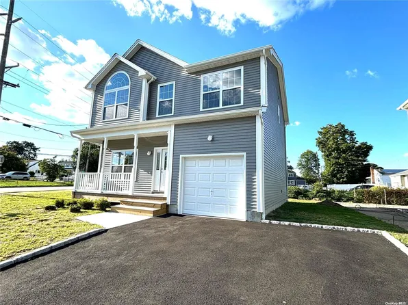 37A Smith Street W, Amityville, NY 11701