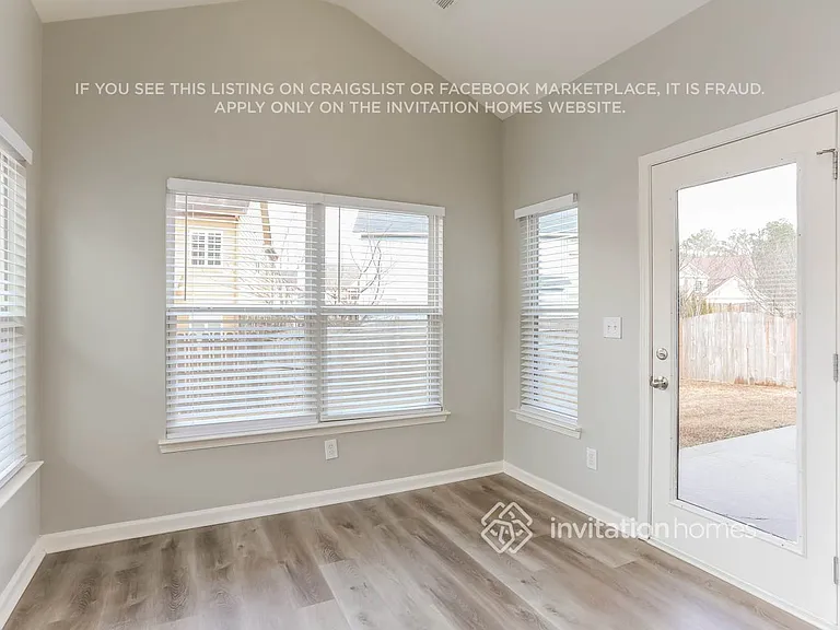 5058 Manning Dr — Photo 7