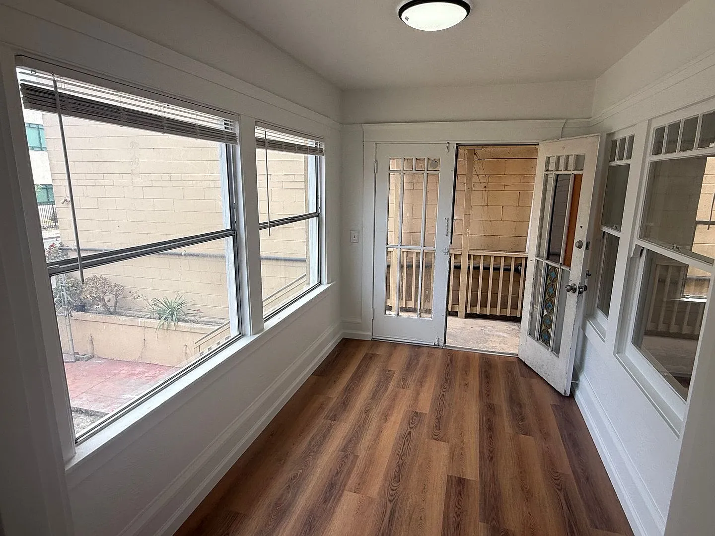 2 Bedroom Home Near Richmond City Hall — Photo 3