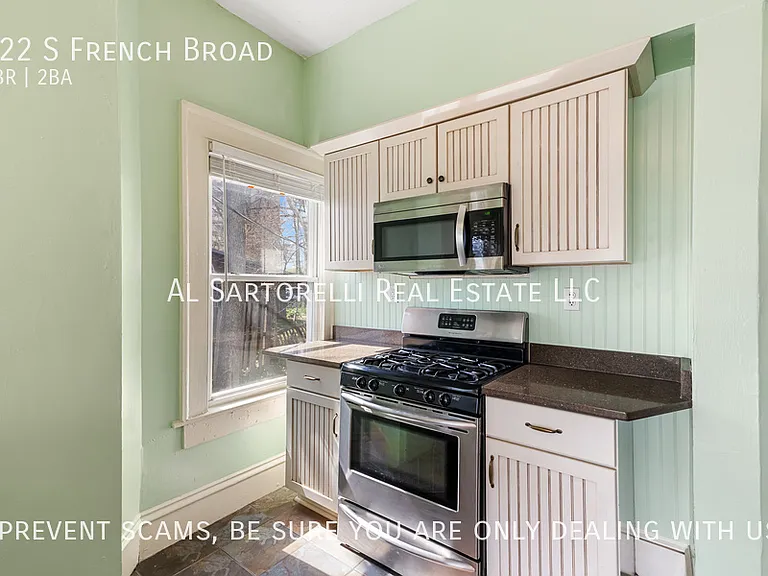 122 S French Broad Ave — Photo 12