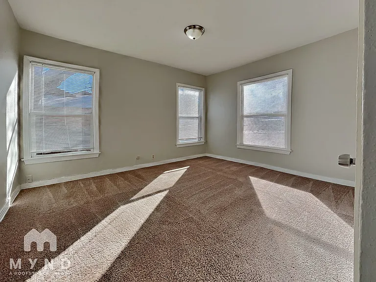 321 Edgefield Dr — Photo 9