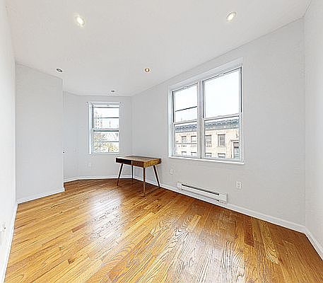 4th image of 210 W 107th St #6W