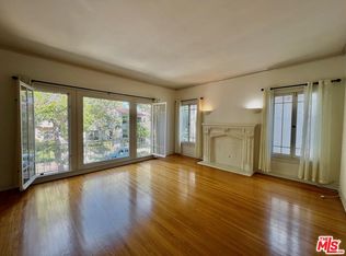 145 N Sycamore Ave, Los Angeles, CA 90036