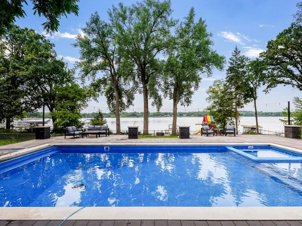 9934 199th St W, Lakeville, MN 55044